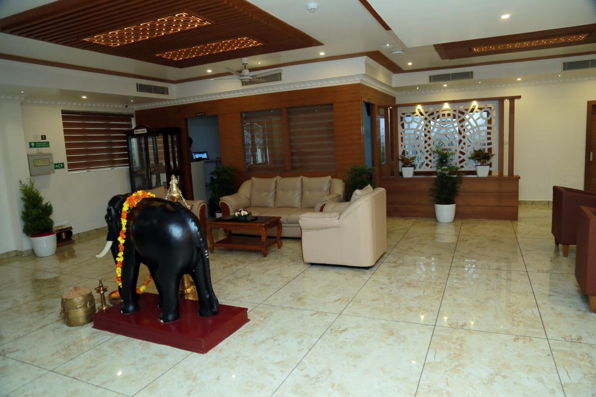 Hotel Savera Park Thrissur Exterior photo