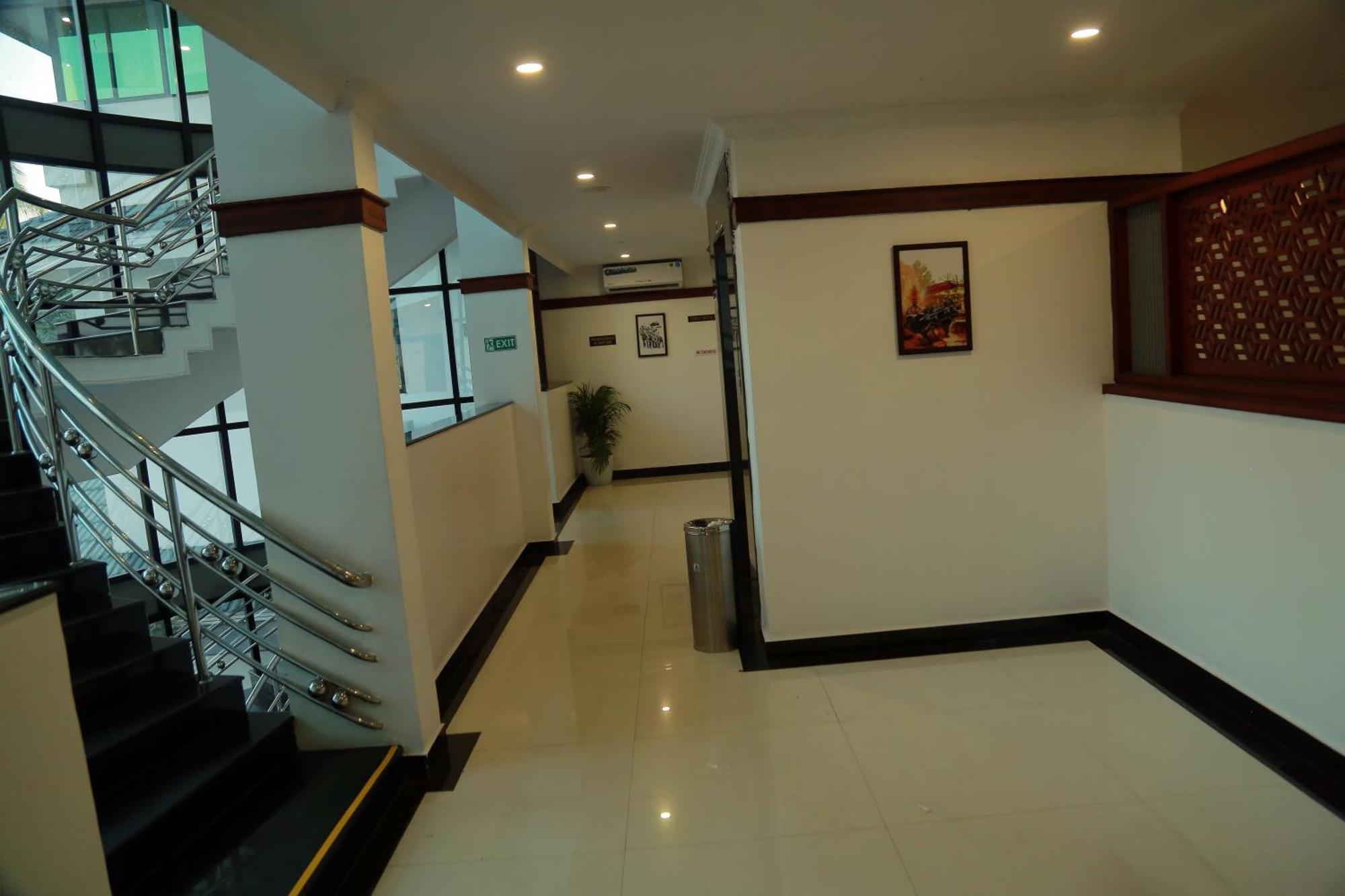 Hotel Savera Park Thrissur Exterior photo