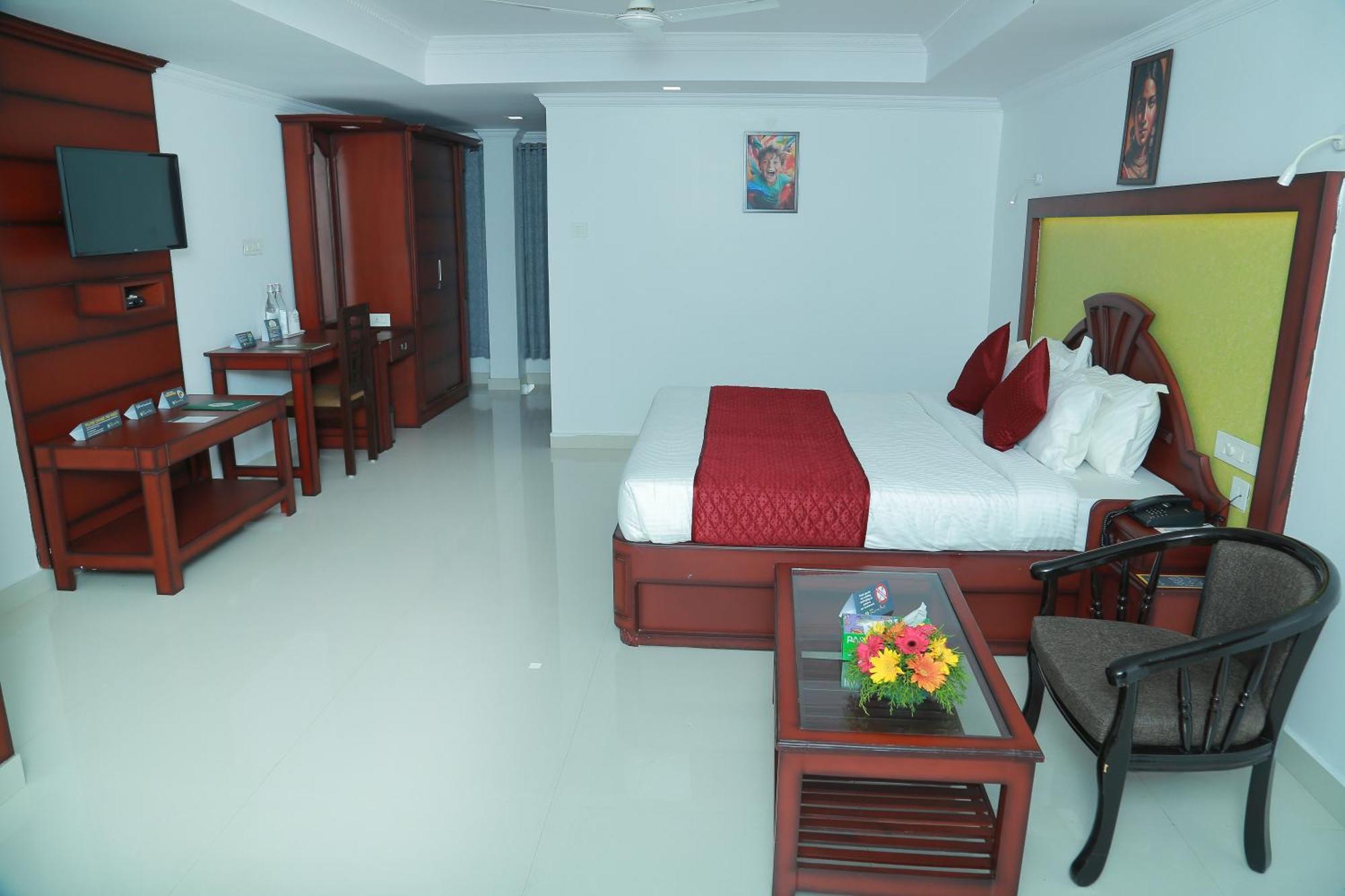 Hotel Savera Park Thrissur Exterior photo